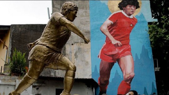 Maradona përjetësohet me një statujë në Buenos Aires, por mungon në ceremoni 