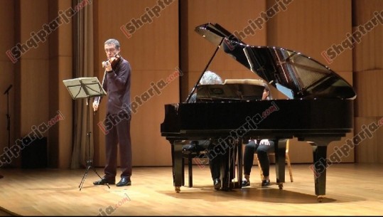 2 orë koncert në Tiranë/ Tedi Papavrami dhe François Frederic Guy luajnë për herë të parë 4 sonatat e Beethoven-it