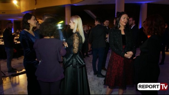 EY feston 15 vite të sukseshëm në Shqipëri, partnerë dhe miq të shumtë në mbrëmjen gala