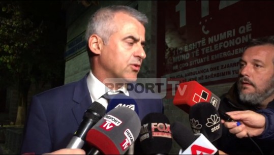 ME VIDEO/ Gazetarët detyrojnë Vangjel Dulen të flasë shqip: Zoti Dule shqip, jemi në tokë shqiptare! 