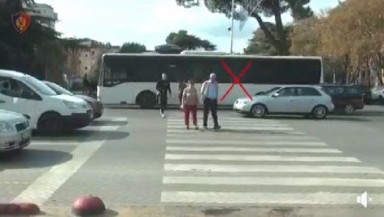 S'japin përparësi për këmbësorët dhe përdorin celularin në timon, gjobiten 110 drejtues automjetesh në Tiranë (VIDEO)