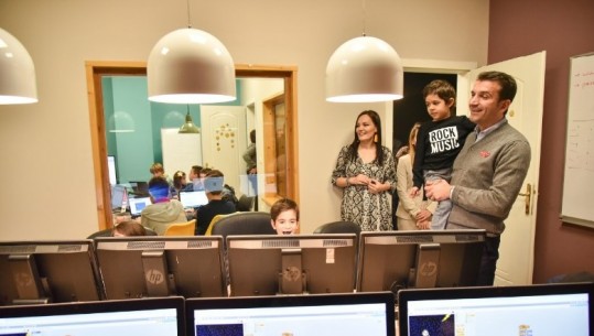 Hapet qendra laboratorike e inovacionit, Veliaj: Investojmë, që fëmijët të marrin njohuri digjitale