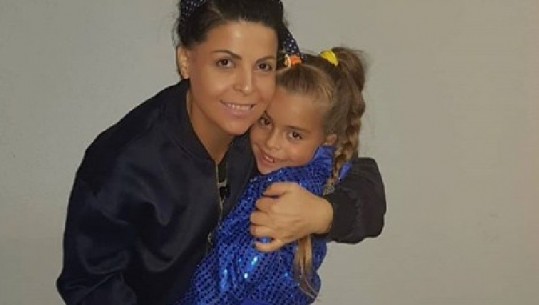 E bija feston 7-vjetorin, Aurela Gaçe e uron me dedikimin e ëmbël: E qara jote, melodia më e bukur (Foto)