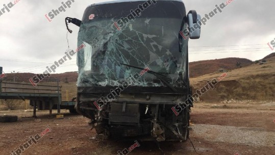Del ekspertiza/ Autobusi me gjimnazistë që u aksidentua në Qafë Thanë hyri në kthesë me 75 km/orë