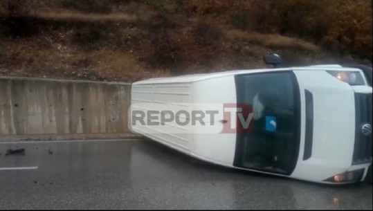 Moti i keq, probleme me qarkullimin në disa qarqe, aksidente në Qafë-Thanë dhe tunelin e Elbasanit