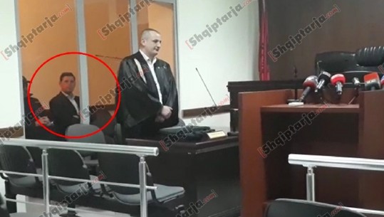 Abuzimi me rrugën Tiranë-Elbasan/ Bie akuza e korrupsionit, Dashamir Xhika kërkon lirinë (Pamje brenda gjykatës)