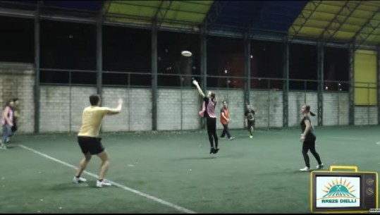 Të ndjekësh diskun fluturues, “Frisbee” loja më e re në qytet