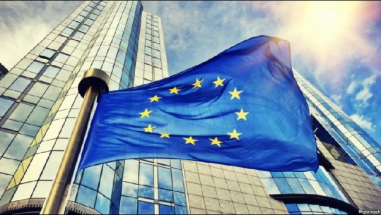 BE kundër taksës së Kosovës për produktet serbe, Mogherini: Të hiqet menjëherë