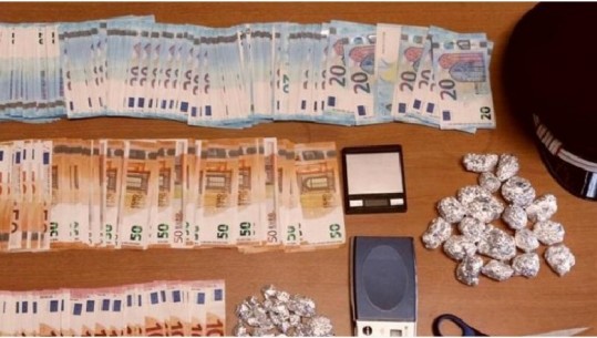 Iu gjet kokainë në makinë dhe 8 mijë euro, arrestohet 40-vjeçari shqiptar në Itali