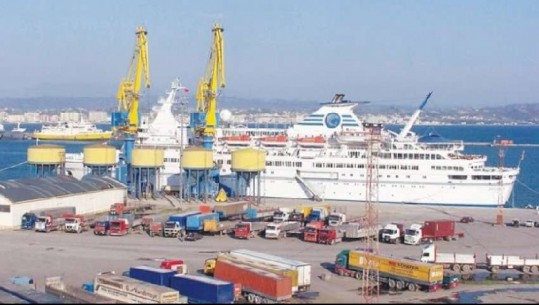 Të fshehur në kamion drejt Italisë, ndalohen tre të rinj në Portin e Durrësit, arrestohet shoferi