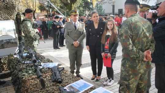 ‘Festo me FA’, Xhaçka: Shqipëria e rreshtuar krah forcave të NATO-s (FOTO)
