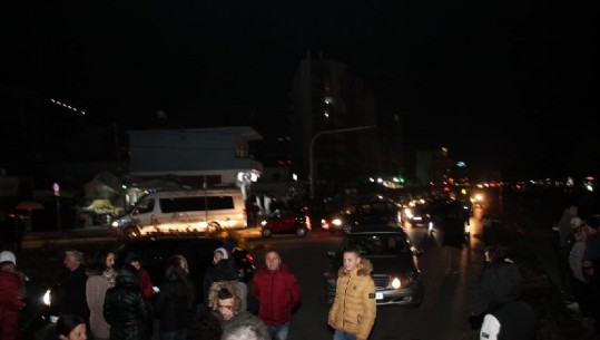 Protesta tek Astiri, banorët bllokojnë dy akset e rrugës