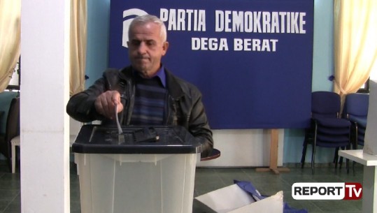 Zgjedhjet në PD/ Demokratët e Beratit zgjedhin kryetarin, rikonfirmohet Gazmend Azizi