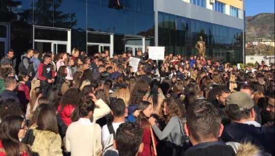 Protestës së studentëve të Tiranës i bashkohen edhe ata të Elbasanit