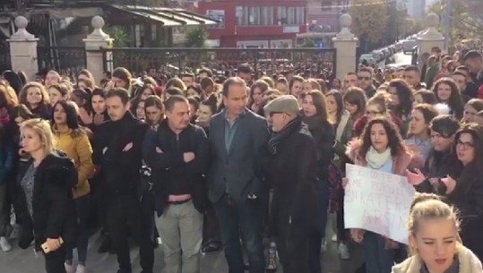 Vijon protesta e studentëve në Elbasan: Do të vijmë në Tiranë