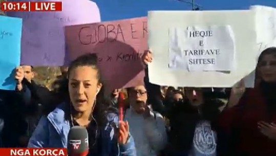 Studentët e Korçës: Po protestojmë për të drejtat tona, tarifat janë të papërballueshme