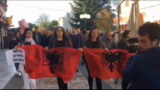 Në Vlorë, Korçë dhe Shkodër mbyllet protesta, studentët e Elbasanit në Tiranë