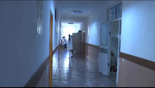 Gruaja nga Bulqiza humbi trinjakët , drejtori i spitalit të Bulqizës: Në spital ka patur staf mjekësor
