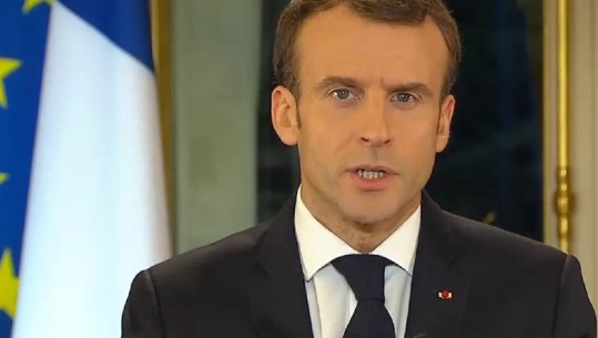 Zjarri shkrumbon katedralen e 'Notre Damit', Emmanuel Macron anulon fjalimin e tij