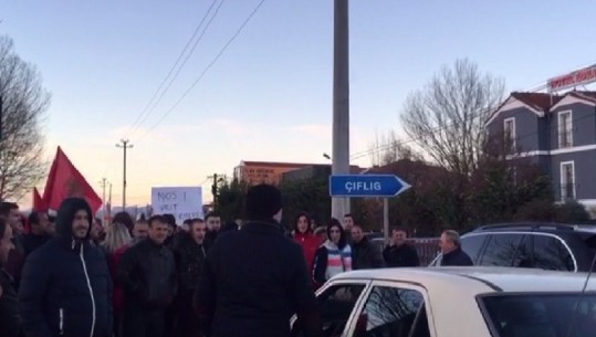 Bllokuan rrugën Korçë-Pogradec për çmimin e naftës, procedohen 15 protestues