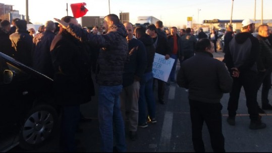 Nis protesta në qytetin e Shkodrës, bllokohet rruga hyrëse