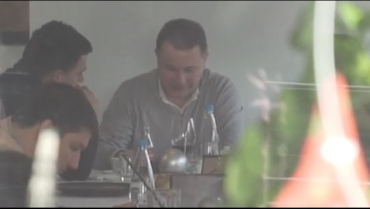I arratisur për t'i shpëtuar burgut në Maqedoni, Gruevski filmohet duke drekuar në Budapest (VIDEO)