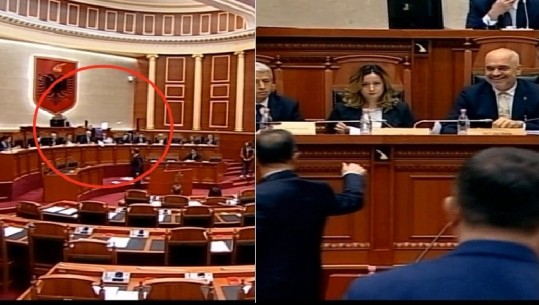 Rikthehet pas 5 muajsh bojkot, deputeti demokrat i hedh letrat e ligjit të Arsimit të Lartë në fytyrë Ramës (VIDEO)