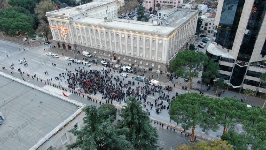 Protesta/ Senati i Mjekësisë në Tiranë dhe Senati i Vlorës: Nga heqja e mungesave te heqja e tarifave, ja lehtësitë për studentët