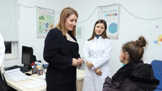Manastirliu inspekton qendrën shëndetësore Laprakë: Shërbim 24 orë për urgjencat pediatrike