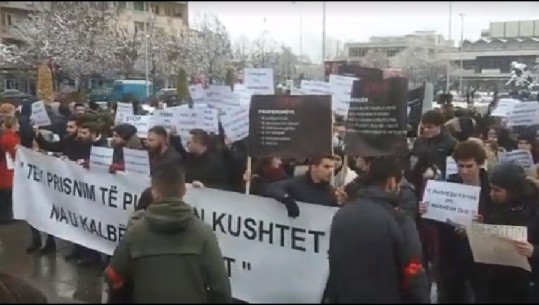 Protesta studentore edhe në Tetovë: Të depolitizohet arsimi, të plotësohen kërkesat tona