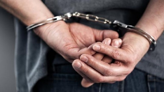 Ishte i shpallur në kërkim kombëtar, arrestohet 42-vjeçari në Elbasan