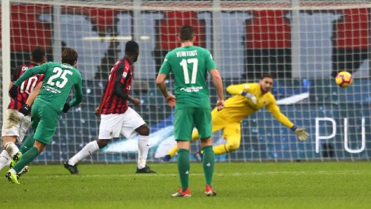 Milani mposhtet në 'San Siro' nga Fiorentina, fitore për Napolin dhe Lazio-n