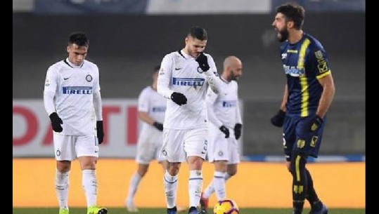 Seria A/ Napolit i mjafton Albiol, Interi ndalet nga një 'gjysh’, Milani për turp (VIDEO)
