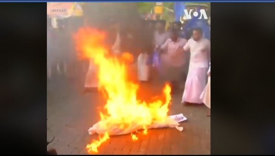 Dy gra u futën në tempullin 'e ndaluar', shpërthejnë protestat e dhunshme në Indi (VIDEO)