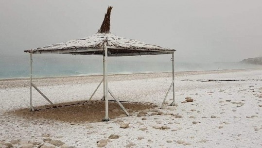 Bora mbulon plazhin e Dhërmiut dhe Palasës, zbardhet bregdeti (FOTO)