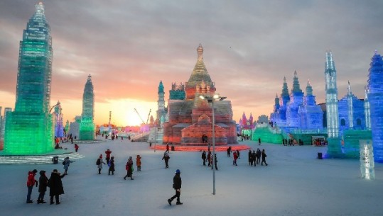 'Harbin Ice and Snow world', nis festivali ndëkombëtar i akullit dhe dëborës në Kinë (VIDEO)