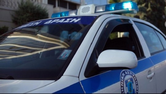 Transportonte 8 kg drogë në dy valixhe, pranga 23-vjeçarit shqiptar në portin grek 