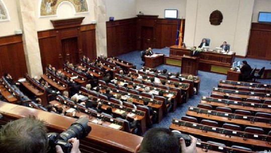 'Marrëveshja e Prespës', Parlamenti i Shkupit nis sot debatin për katër ndryshimet në Kushtetutë