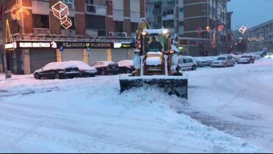 Reshjet e dëborës në Qarkun Shkodër/ Vështirësohet qarkullimi e pezullohet mësimi në Pukë e Fushë Arrëz 