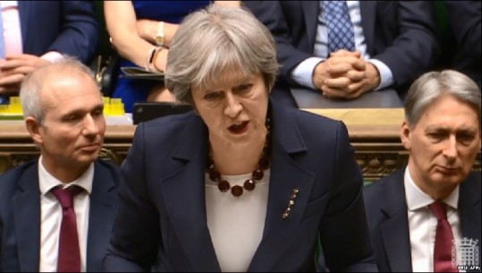 Parlamenti britanik voton kundër Brexi-t, humbja më e madhe për kryeministren May