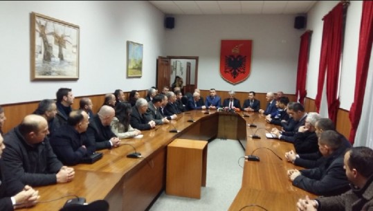 Ministri i Brendshëm Lleshaj në Elbasan, prezanton prefektin e ri të qarkut Gledian Llatja