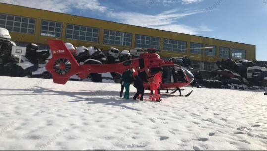 Malësi e Madhe/ I izoluar për shkak të dëborës, 68-vjeçari i sëmurë transportohet me helikopter në spitalin e Shkodrës (FOTO+VIDEO)
