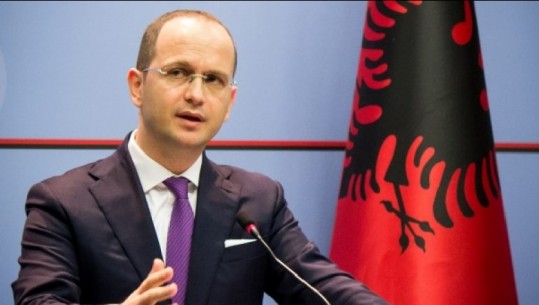 'Të trajtohemi veç nga Shqipëria'/ Bushati i përgjigjet Pendarovskit: Të dy vendet i kanë bërë detyrat e shtëpisë