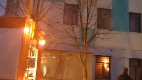 Kukës/ Zjarr në konviktin e nxënësve, shkak djegia e kabllos së energjisë elektrike, nuk ka të lënduar (VIDEO)