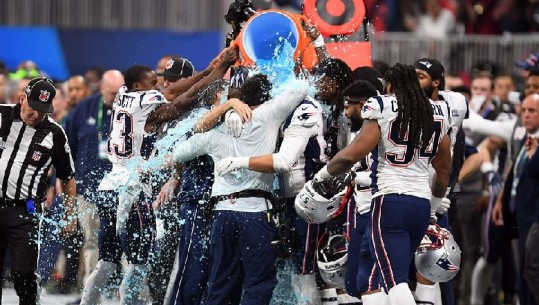 Spektakël në Super Bowl, fitojnë Patriots, Tom Brady legjendë (FOTO)