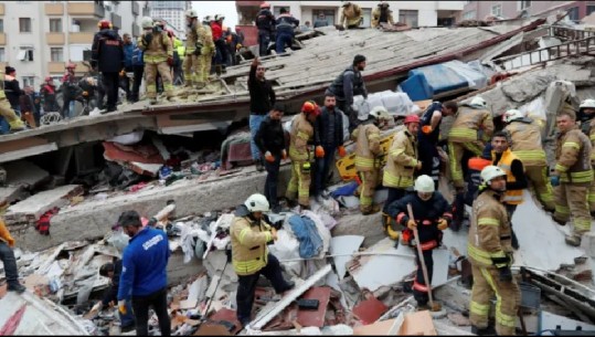 Shembet ndërtesa 8 katëshe në Stamboll, 2 të vdekur , vijojnë kërkimet nën rrënojë për të mbijetuarit e tjerë 