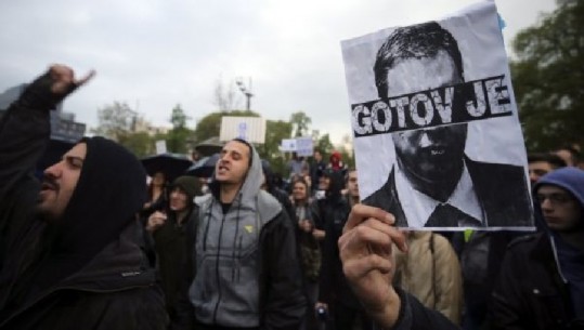 Vuçiç i frikësuar: Protestat kundër meje në Beograd po i organizon dikush nga Kosova