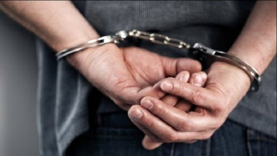 Grabisnin banesat, arrestohet 1 person, 2 në kërkim në Peqin