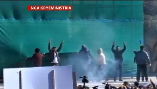 Disa të lënduar në protestën e opozitës: Tubues, policë dhe një kameraman