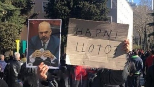 Tubimi i opozitës, protestuesit kërkojnë hapjen e llotove (FOTO)